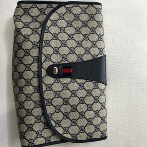Vintage Gucci clutch in very good condition